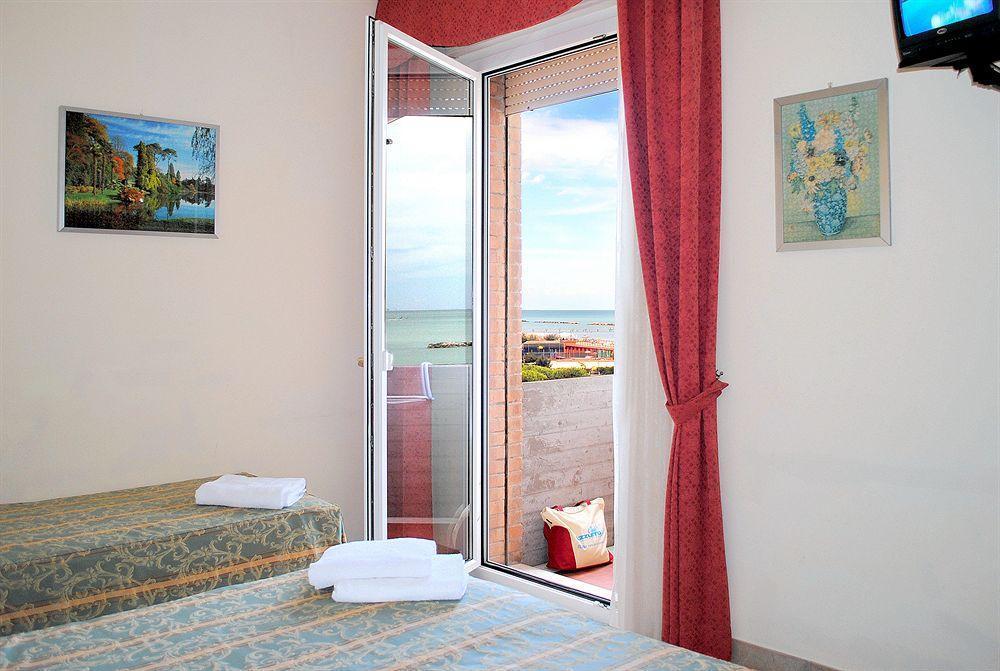 Marina Hotel 3*