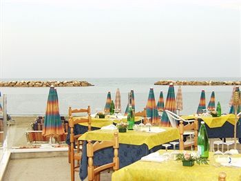 Marina Hotel 3*