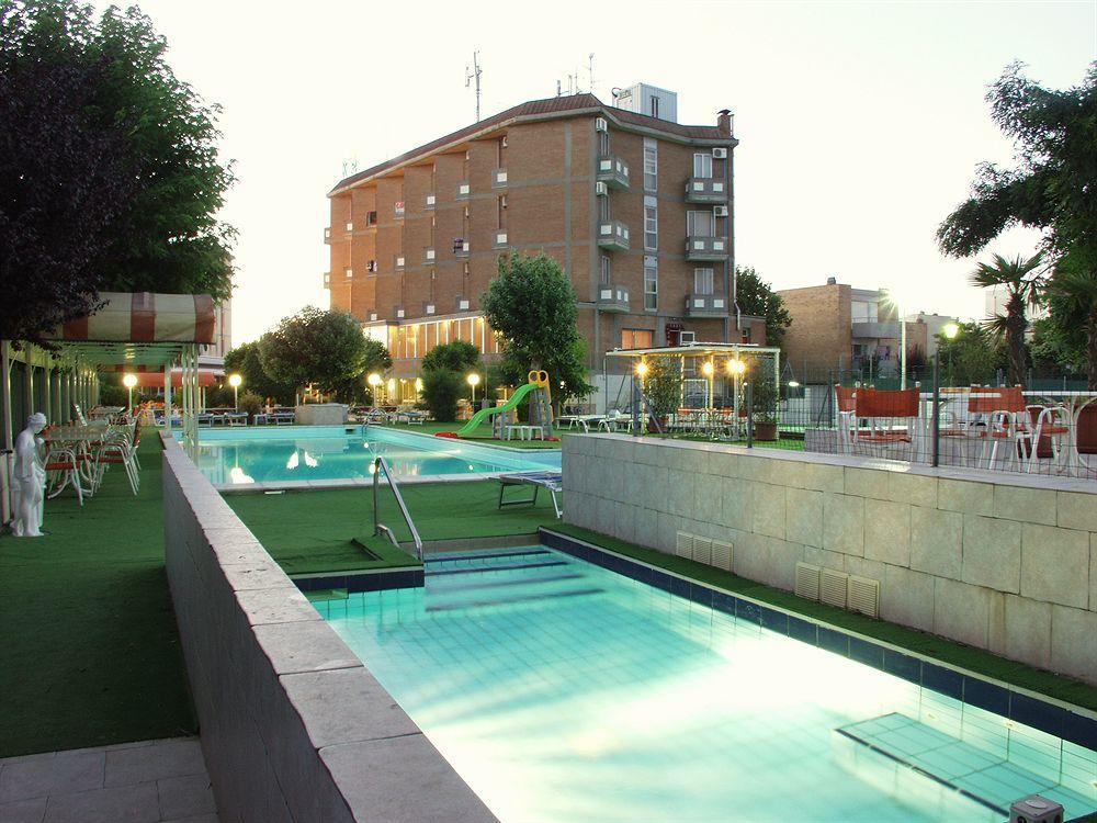 Marina 3*