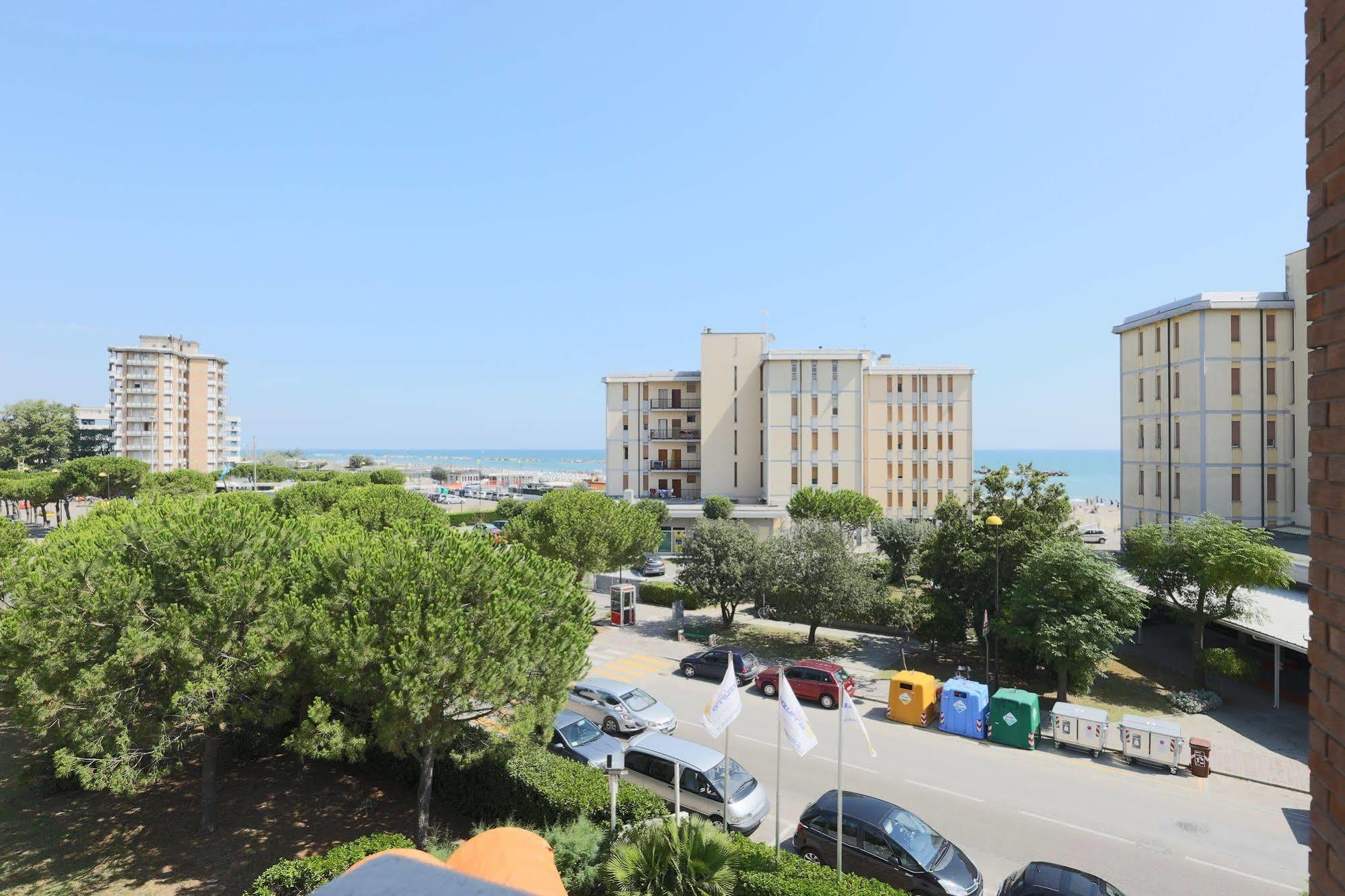 Marina Hotel