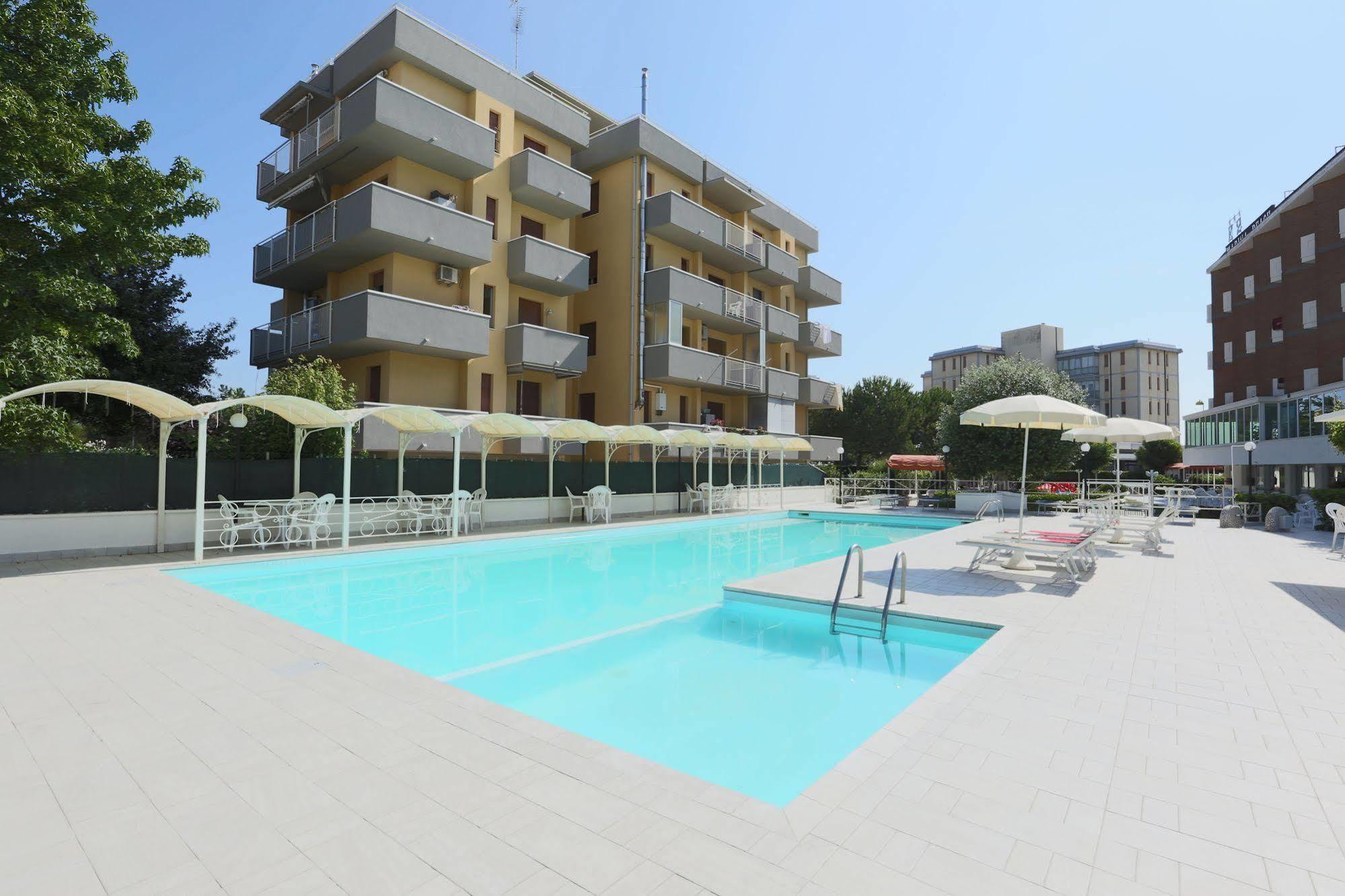 Marina 3*