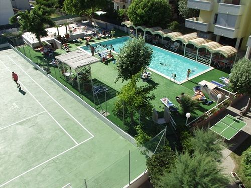 Marina Hotel